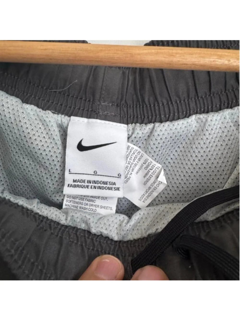 Nike black shorts with drawstring waist #athletic #sportswear #swimsuit